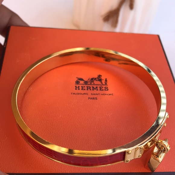 💯Authentic HERMES Kelly Cadena Lizard Motiff Bangle in Gold Kelly lock setting - Picture 10 of 17